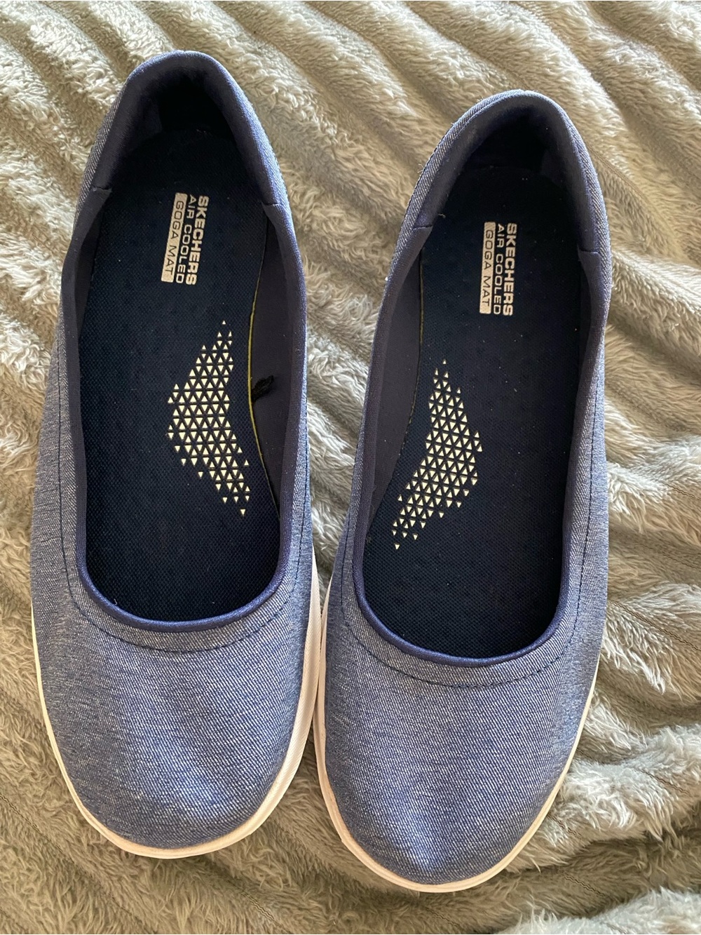 Skechers Women’s canvas blue Slip-On Casual Shoes